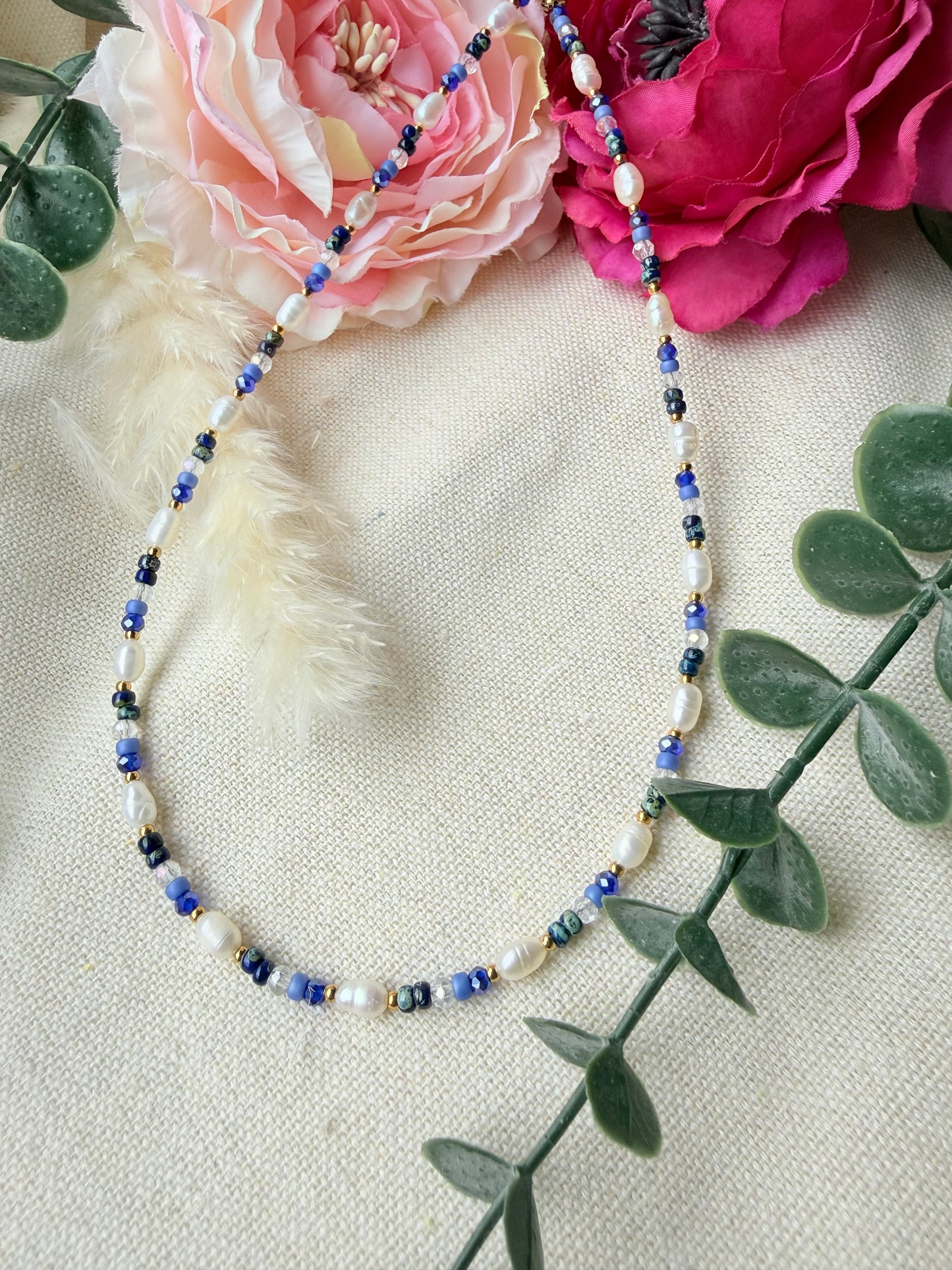 Elegante Perlenkette mit Süßwasserperlen, Miyukperle in Blau – handgemacht und zeitlos schön. 💙 „Blue Harmony“