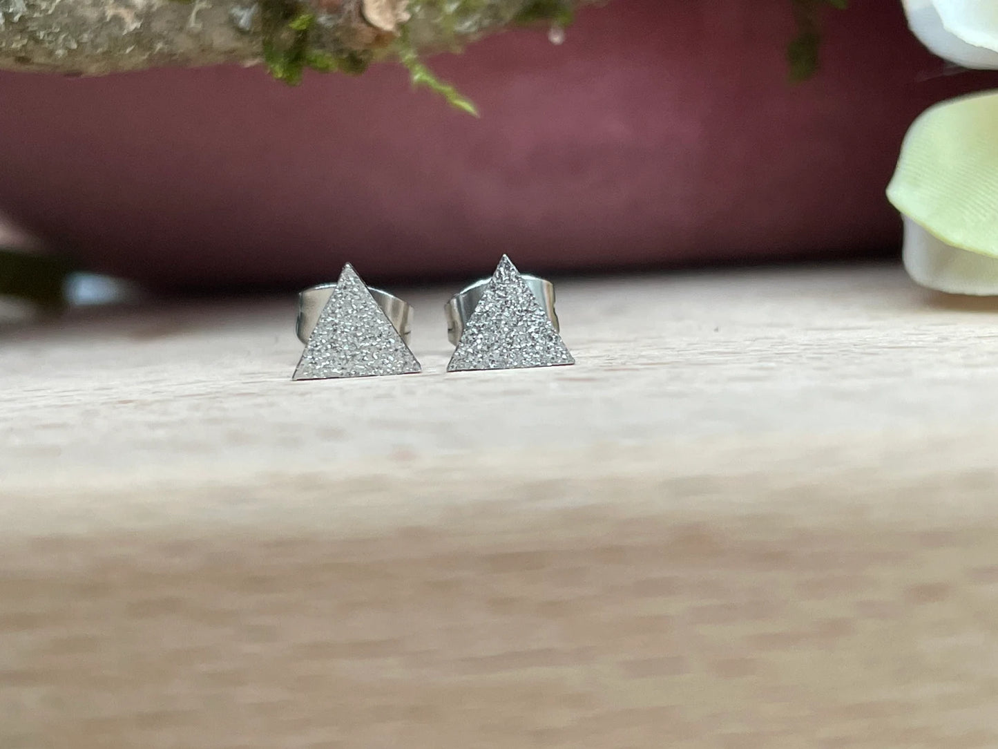 Edelstahl Ohrstecker Dreieck Silber – Minimalistische Damen Ohrringe