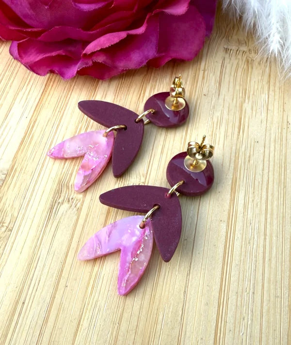 Handgemachte Statement-Ohrringe – Bordeaux & Rosa mit Goldflocken // Rosi