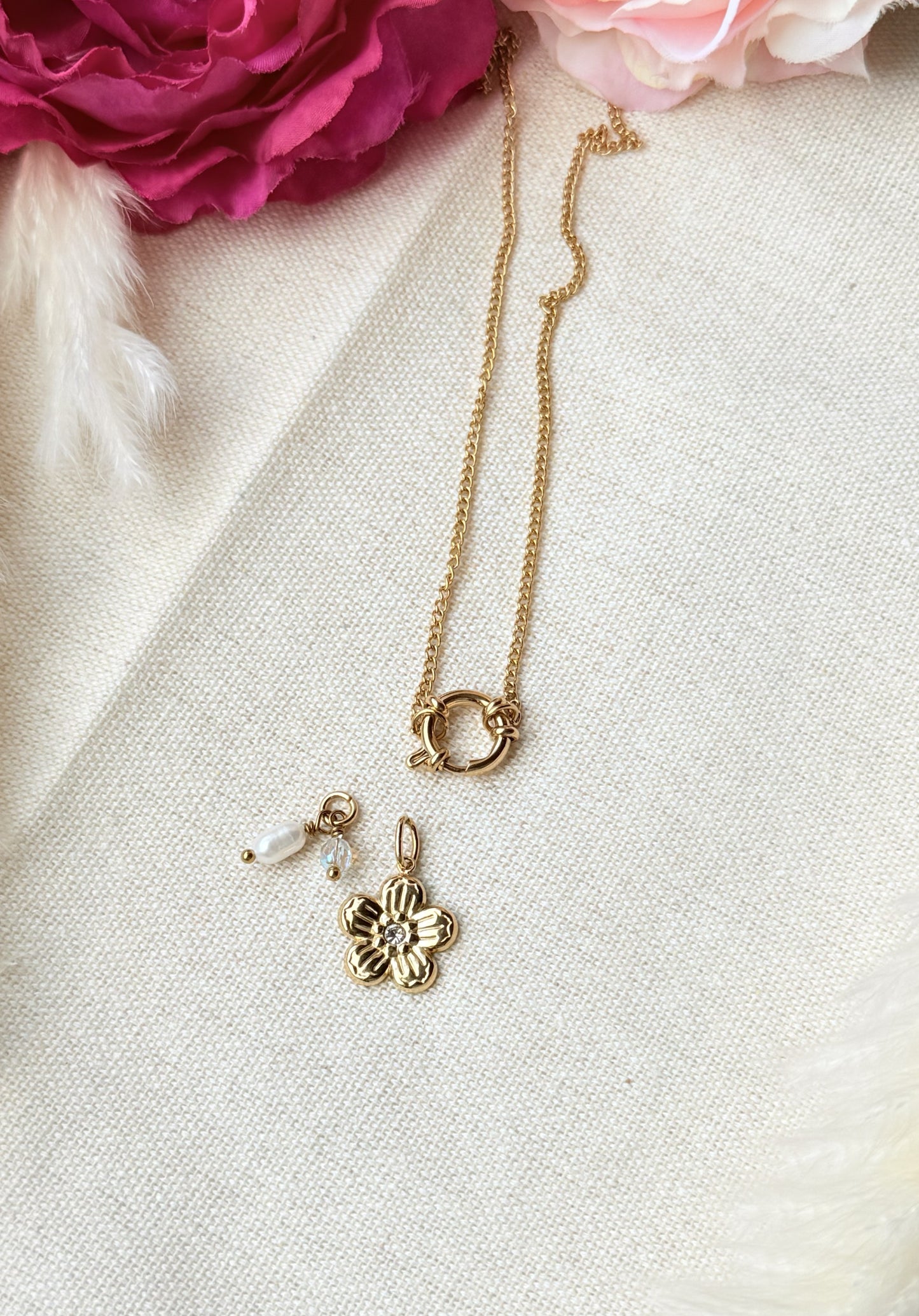 Elegante Edelstahlkette mit austauschbaren Anhängern "Flower"