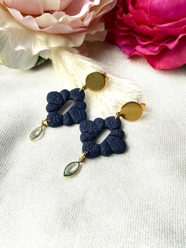 Elegante Polymer-Clay-Ohrringe in Blau & Gold – handgemacht