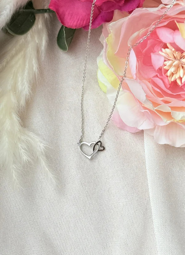 Zarte Edelstahlkette mit Herzanhänger