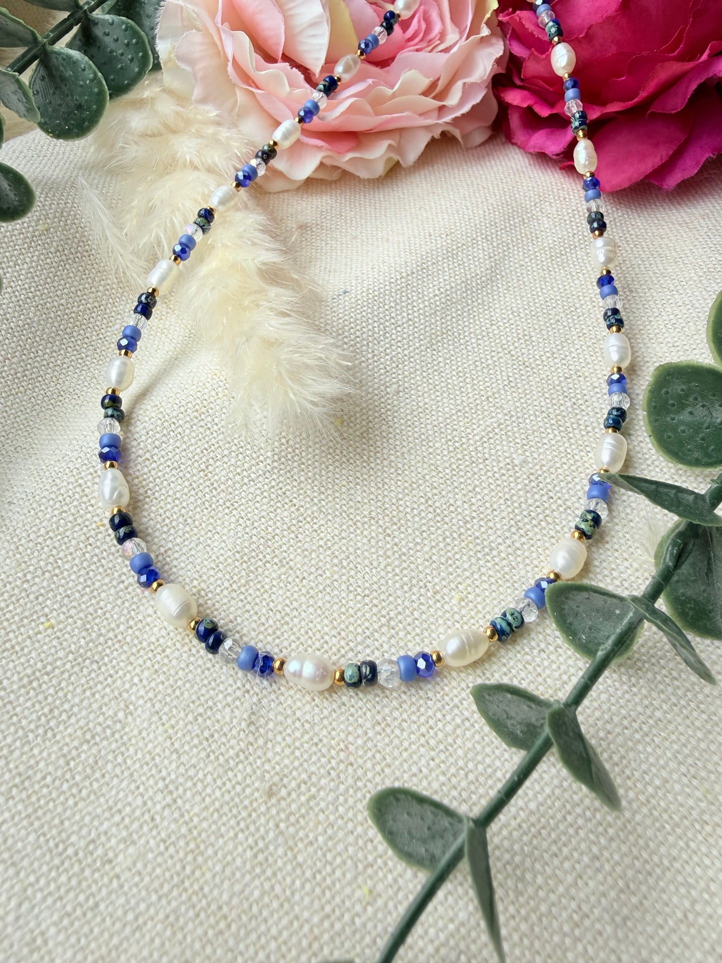 Elegante Perlenkette mit Süßwasserperlen, Miyukperle in Blau – handgemacht und zeitlos schön. 💙 „Blue Harmony“