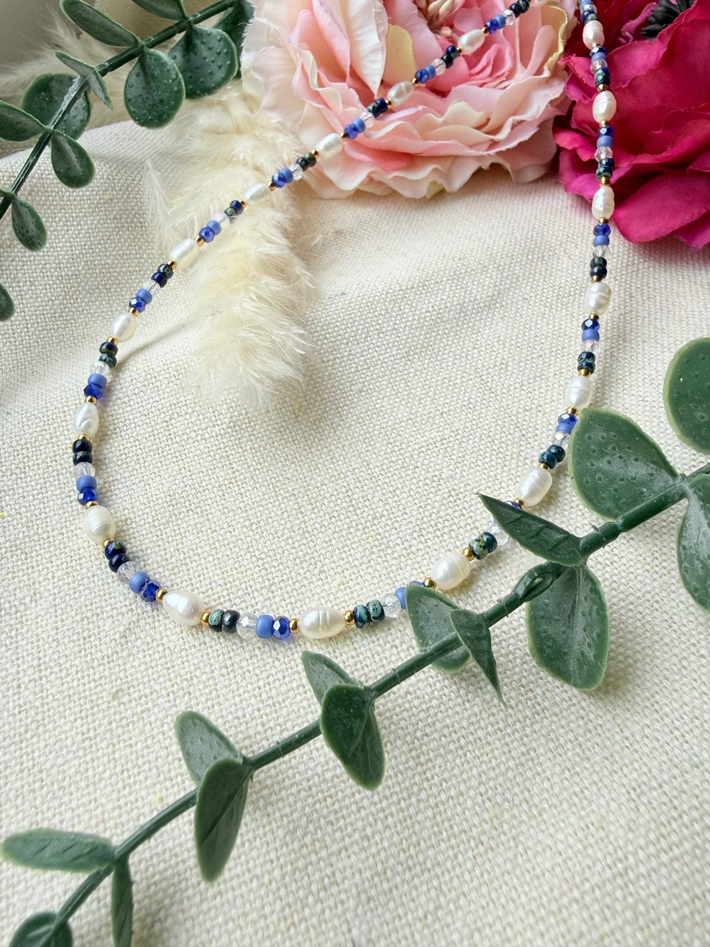 Elegante Perlenkette mit Süßwasserperlen, Miyukperle in Blau – handgemacht und zeitlos schön. 💙 „Blue Harmony“