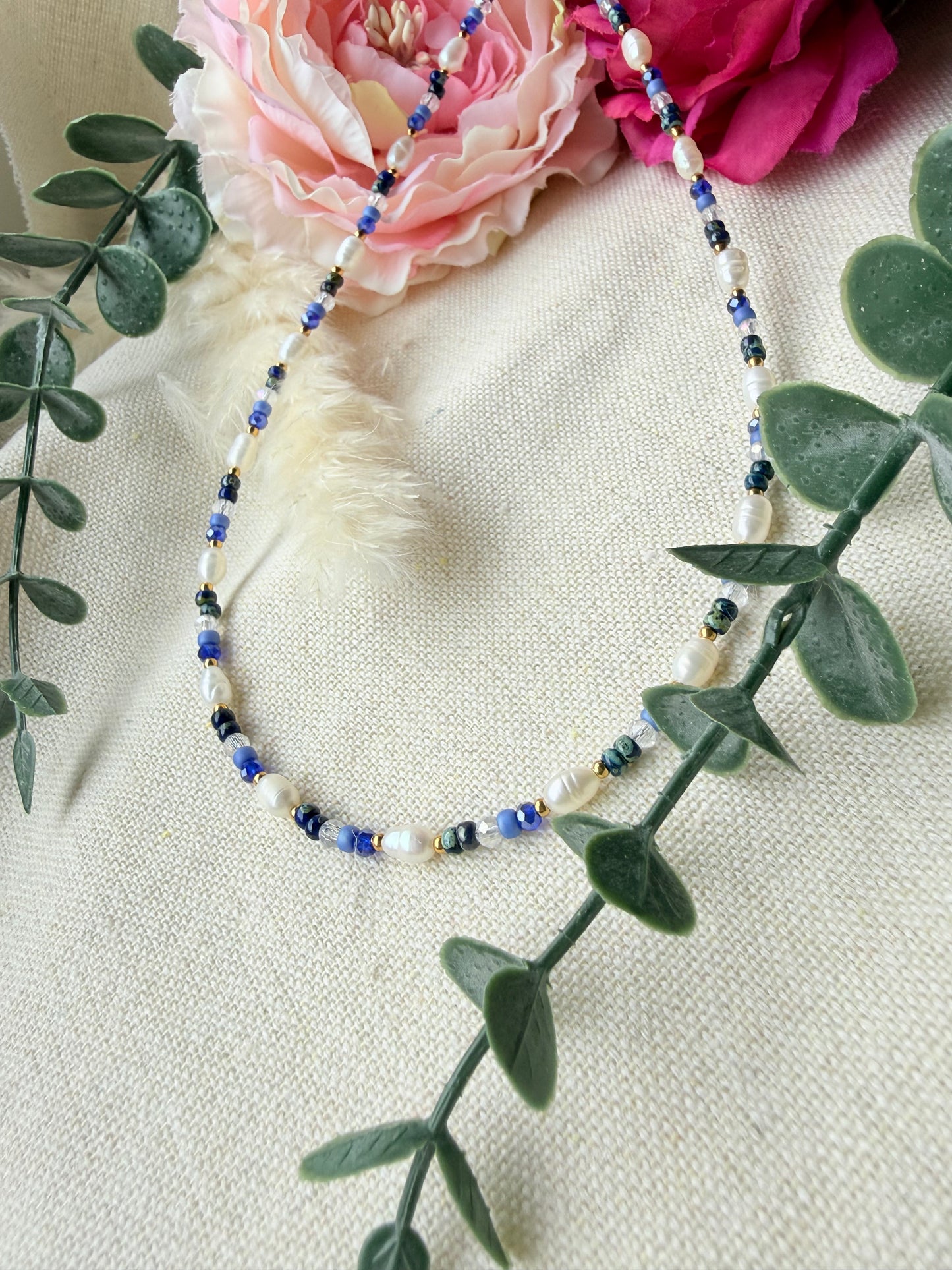 Elegante Perlenkette mit Süßwasserperlen, Miyukperle in Blau – handgemacht und zeitlos schön. 💙 „Blue Harmony“