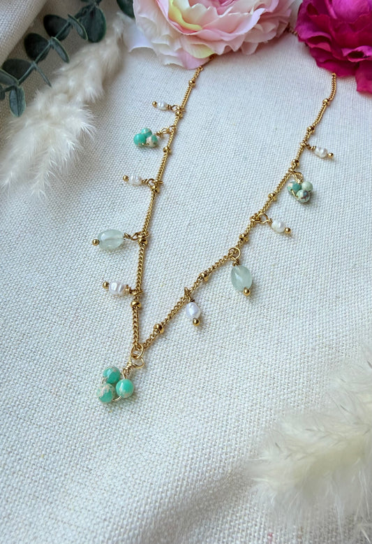 Goldene Edelstahlkette mit Naturstein & Süßwasserperlen – Kette Sofia