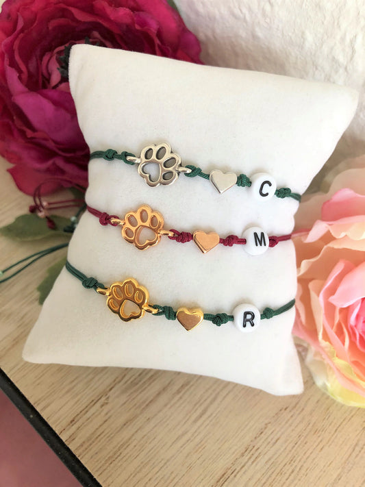 🐾 Pfoten-Armband mit Herz & Buchstabe – für echte Tierliebe