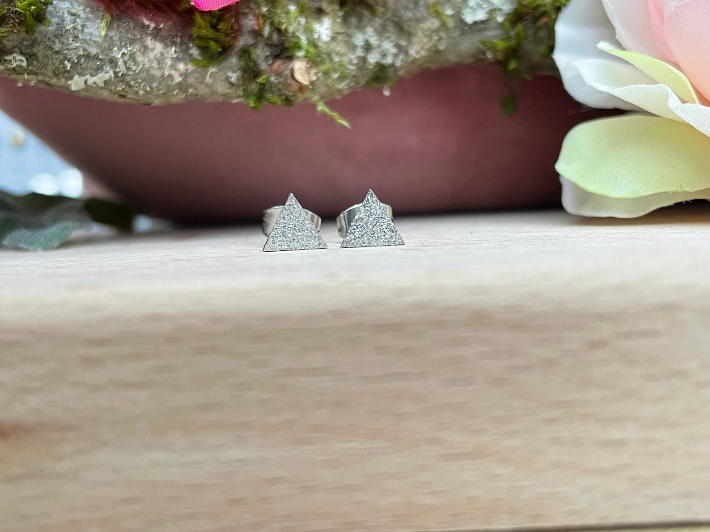 Edelstahl Ohrstecker Dreieck Silber – Minimalistische Damen Ohrringe