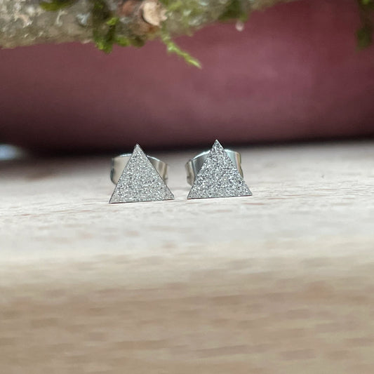 Edelstahl Ohrstecker Dreieck Silber – Minimalistische Damen Ohrringe