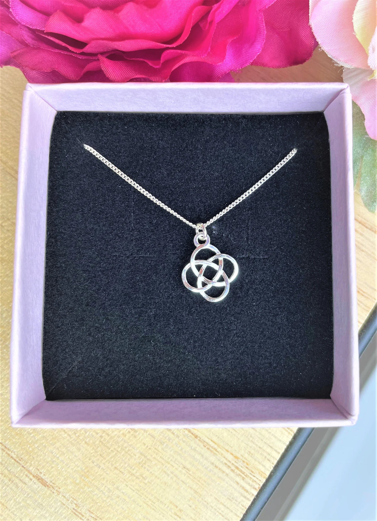 925 Silberkette Damen mit Anhänger – Silber, Gold & Roségold mit Keltische Symbol, Liebesknoten, Artikel Nr. Kette-0002