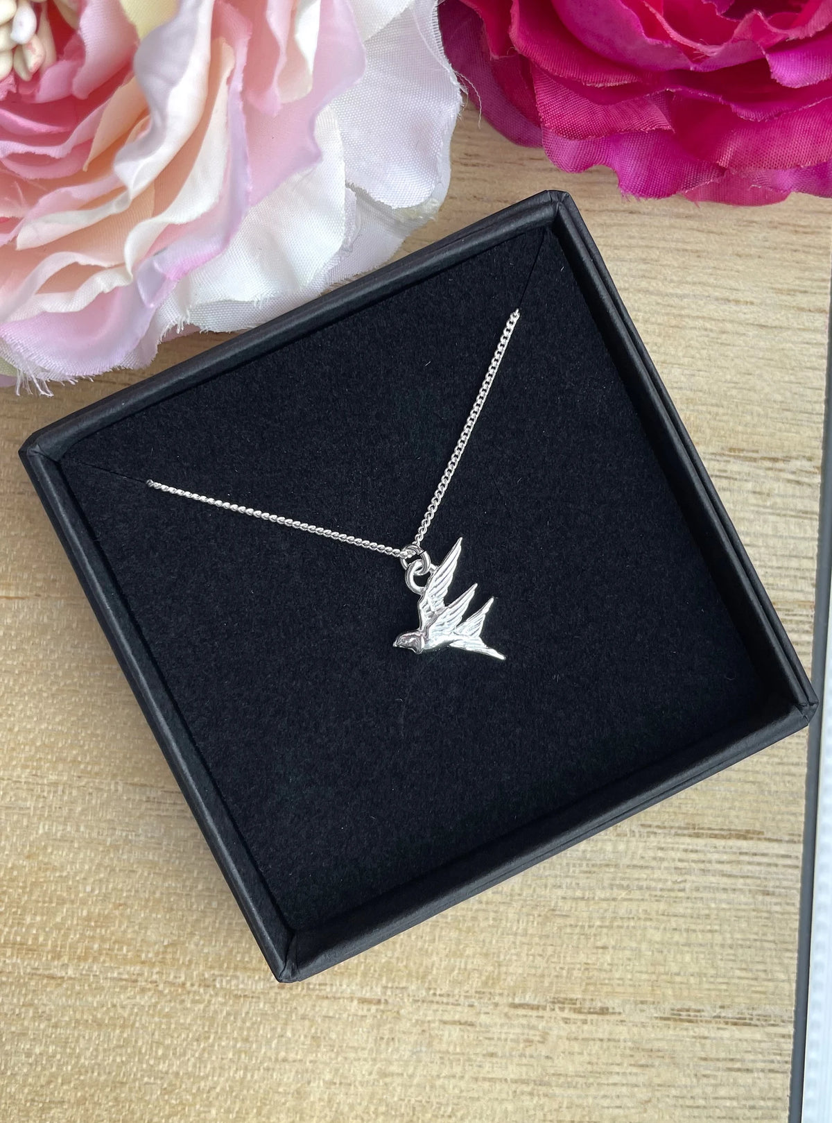 925 Silber Kette mit Schwalbe – „Freedom“