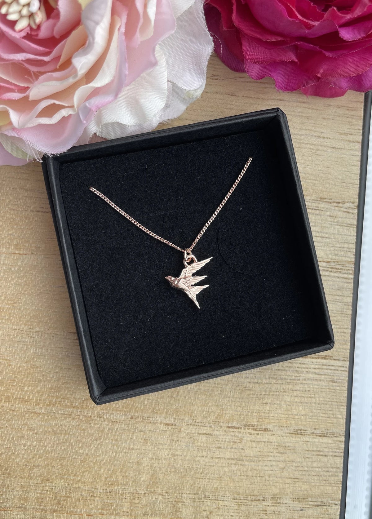 925 Silber Kette mit Schwalbe – „Freedom“