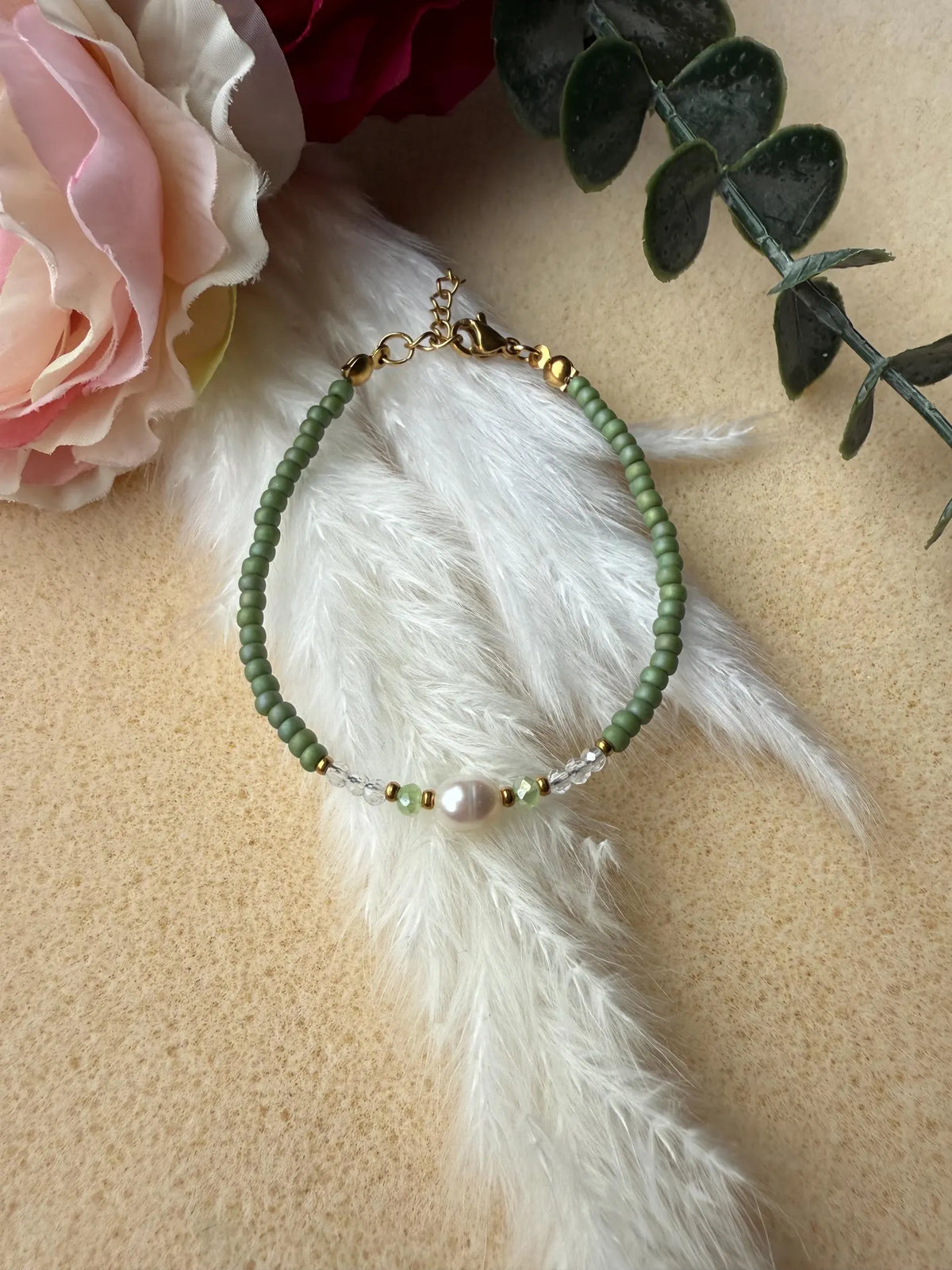 Armband Olivia | Grünes Perlenarmband mit Süßwasserperlen | handgefertigt