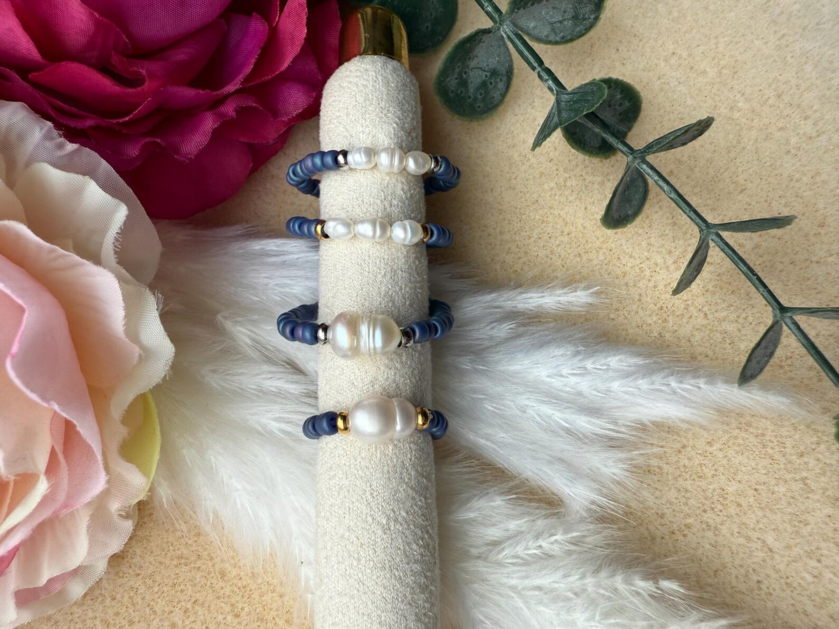 Schöner Süßwasserperlen Ring mit dunkel blauen hochwertigen Miyukiperlen, Artikel Nr.  SPRing-02