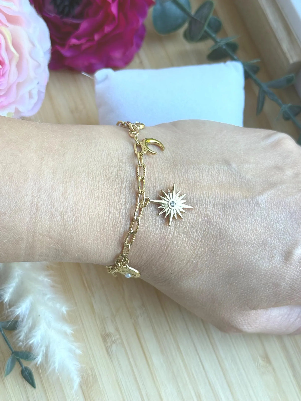 Edelstahl Armband Gold mit Anhängern – Mond & Stern