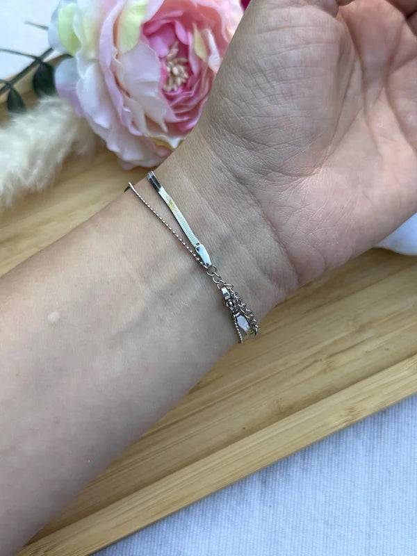 Doppeltes filigranes Edelstahlarmband mit Kleeblatt und Herz in Silber