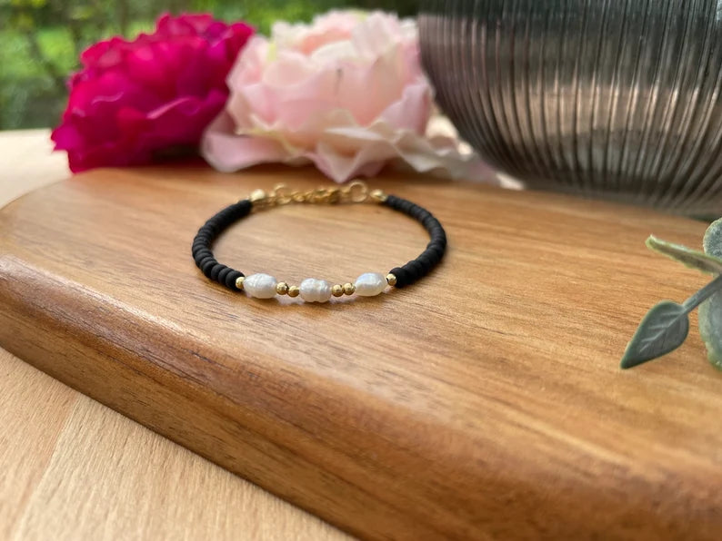 Armband aus Süswasserperlen, Miyukiarmband, Glasschliffperlen und Edelstahlperlen in gold