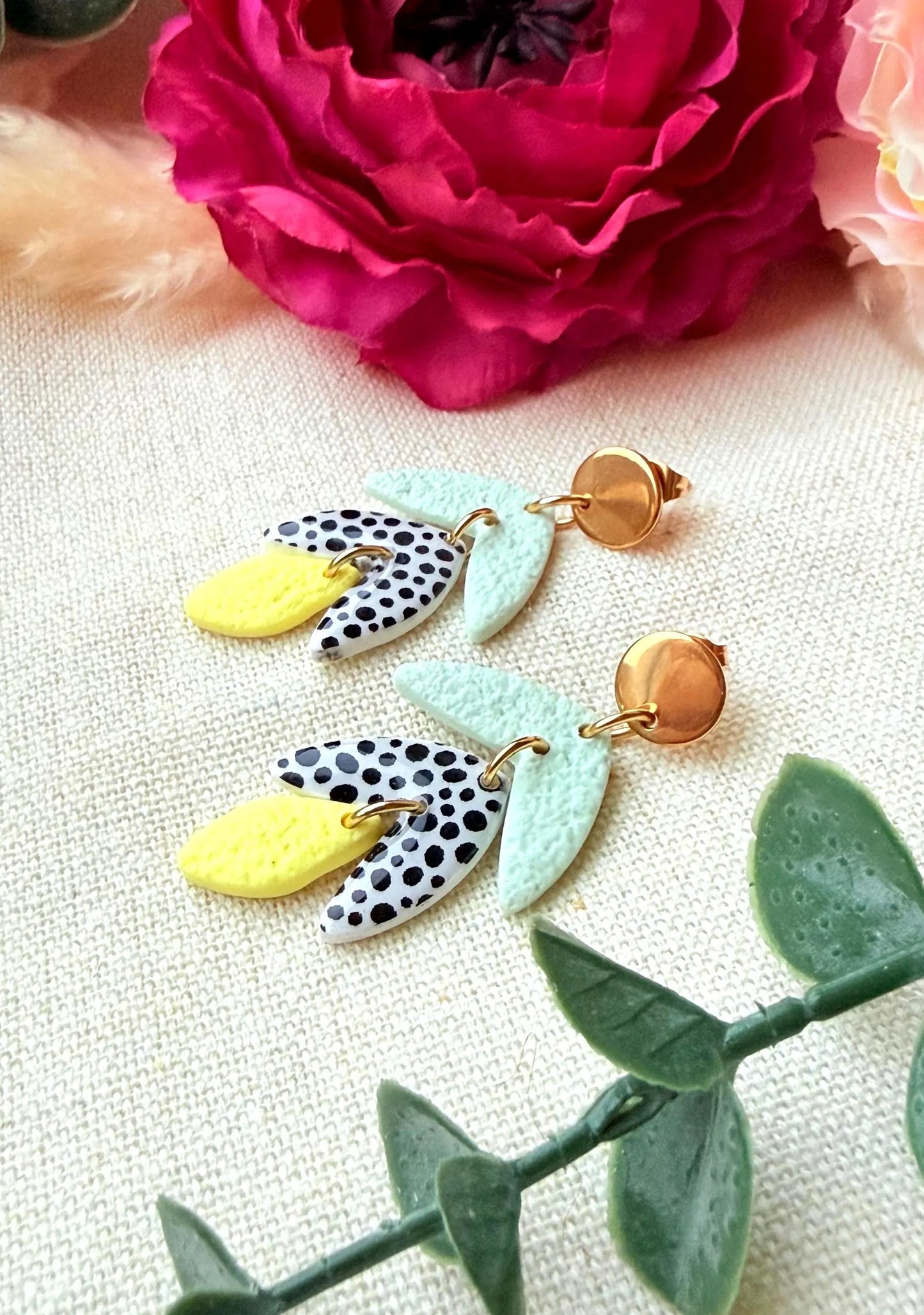 Polymer Clay Ohrringe – Handgemachte Statement Ohrringe Leicht & Modern  "Sweet" mintgrün/gelb/weiß/gold