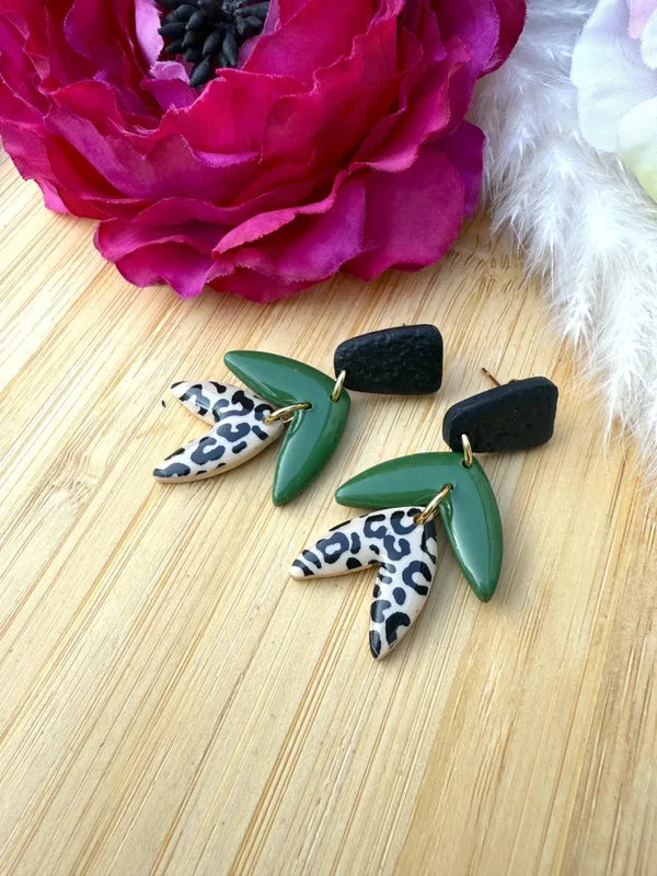 Statement-Ohrringe aus Polymer Clay – Grün & Leopardendesign // Finja