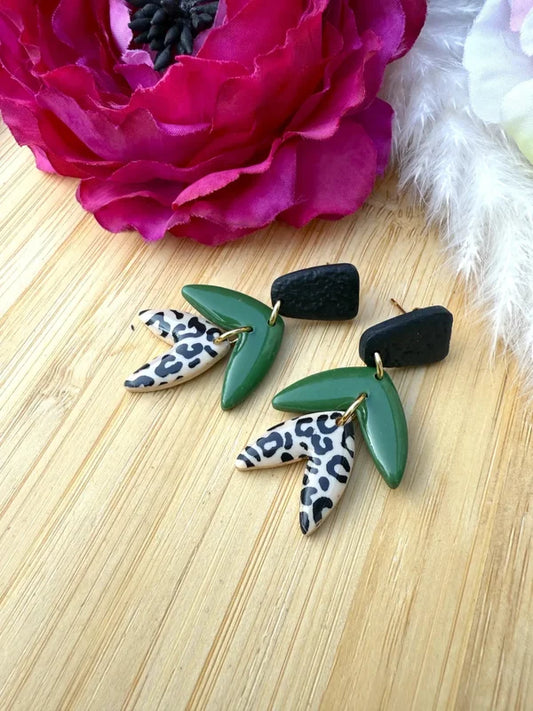 Statement-Ohrringe aus Polymer Clay – Grün & Leopardendesign // Finja