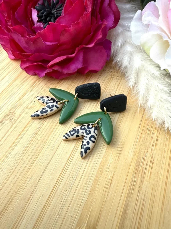 Statement-Ohrringe aus Polymer Clay – Grün & Leopardendesign // Finja