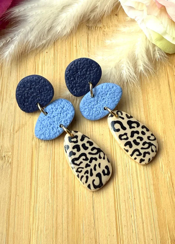 Handgemachte Statement-Ohrringe – Blau & Leopard // Leo