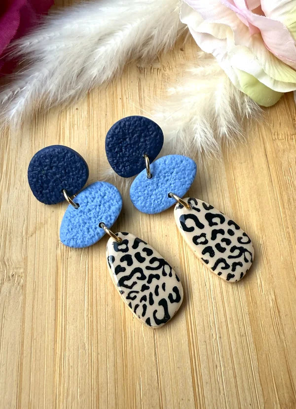 Handgemachte Statement-Ohrringe – Blau & Leopard // Leo