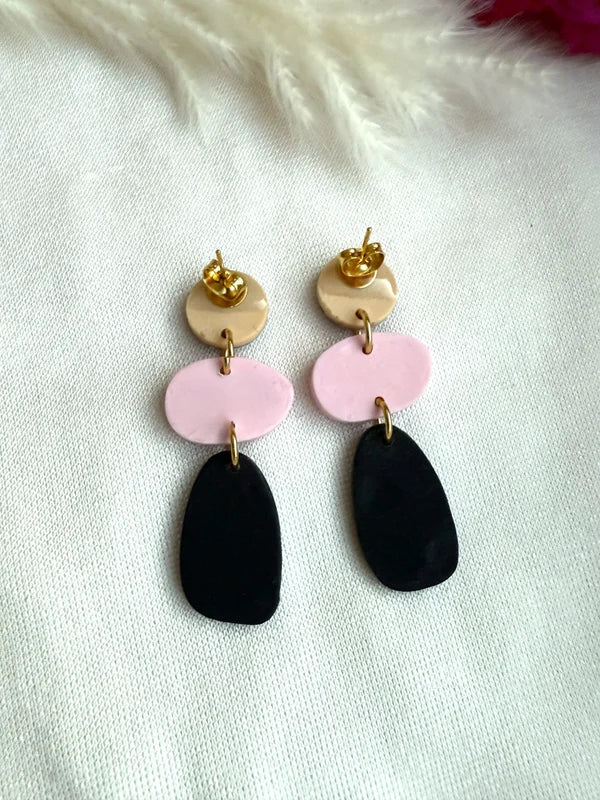 Handgemachte Polymer Clay Ohrringe – Leo Muster in Rosé & Schwarz | Edelstahl goldfarben