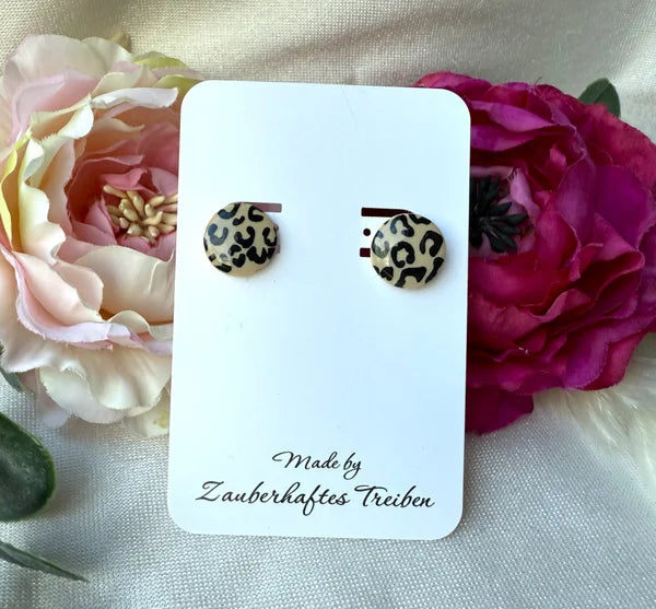 Leo-Ohrringe aus Polymer Clay – Stilvoll, leicht & handgemacht