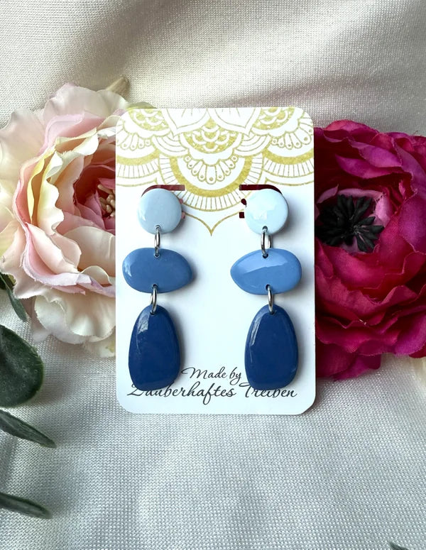 Handgemachte Polymer Clay Ohrringe in Blau – Edelstahl & Resinfinish
