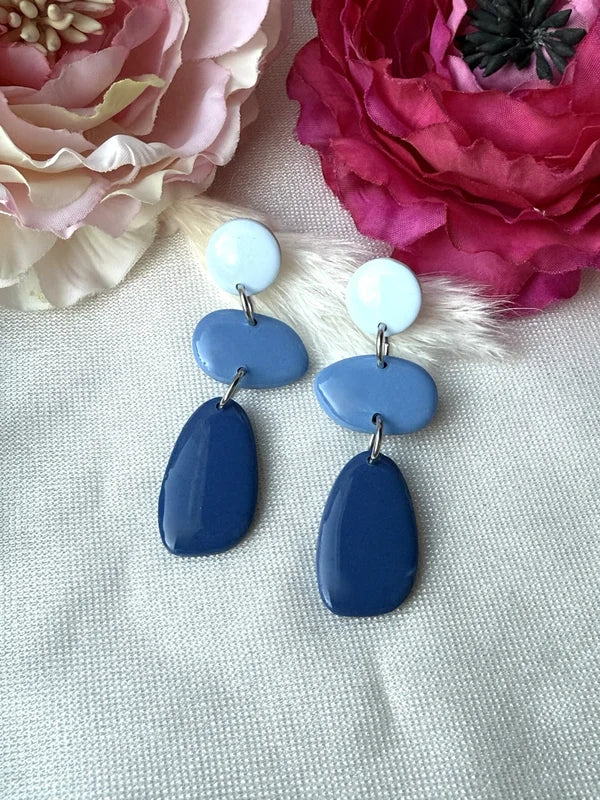 Handgemachte Polymer Clay Ohrringe in Blau – Edelstahl & Resinfinish
