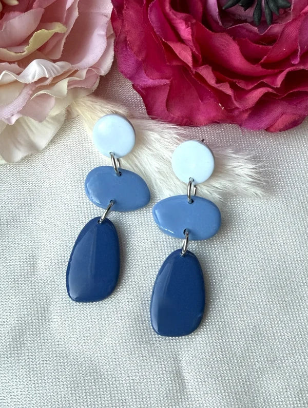 Handgemachte Polymer Clay Ohrringe in Blau – Edelstahl & Resinfinish
