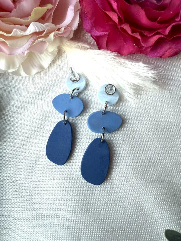 Handgemachte Polymer Clay Ohrringe in Blau – Edelstahl & Resinfinish
