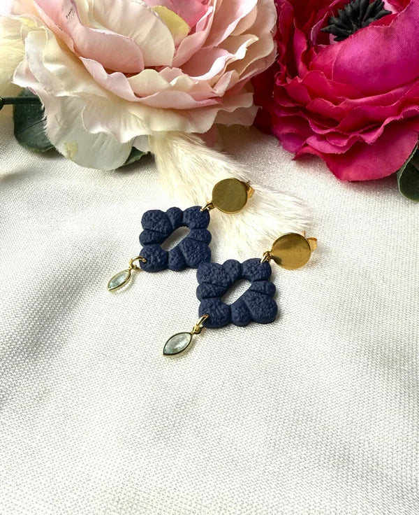 Elegante Polymer-Clay-Ohrringe in Blau & Gold – handgemacht