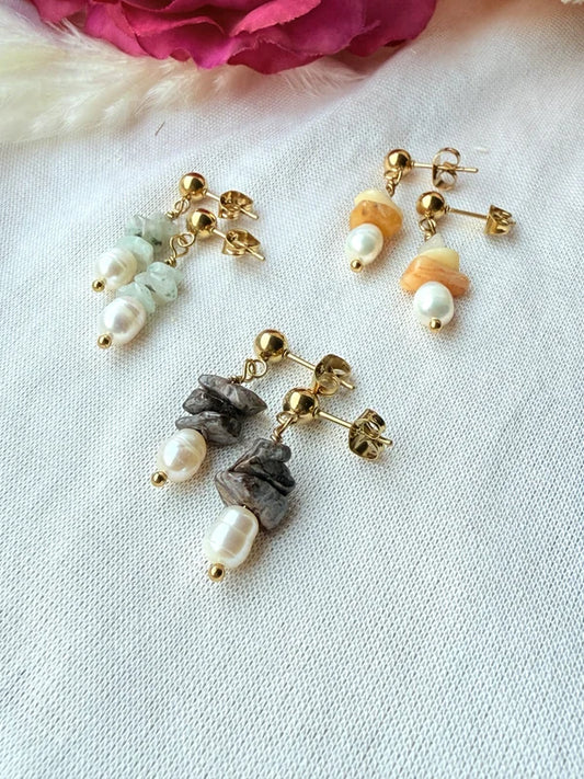 Ohrringe mit Naturstein & Süßwasserperle – elegante Edelstahl Ohrstecker
