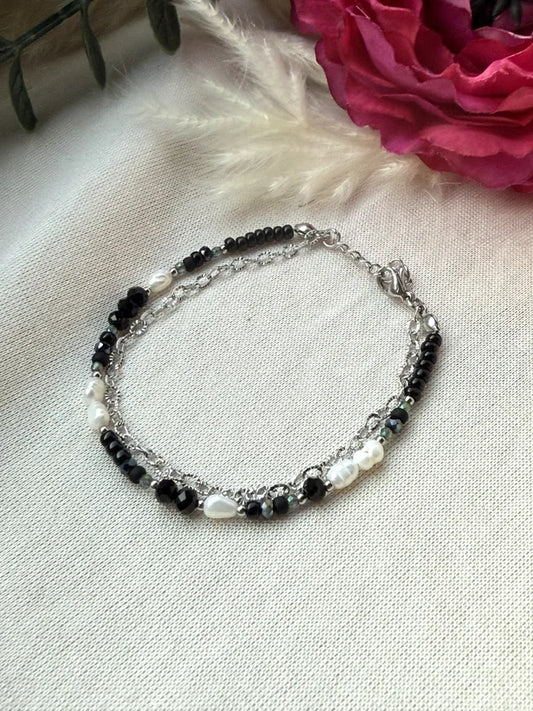 zweigliedriges Perlenarmband "Sina" in schwarz/silber töne