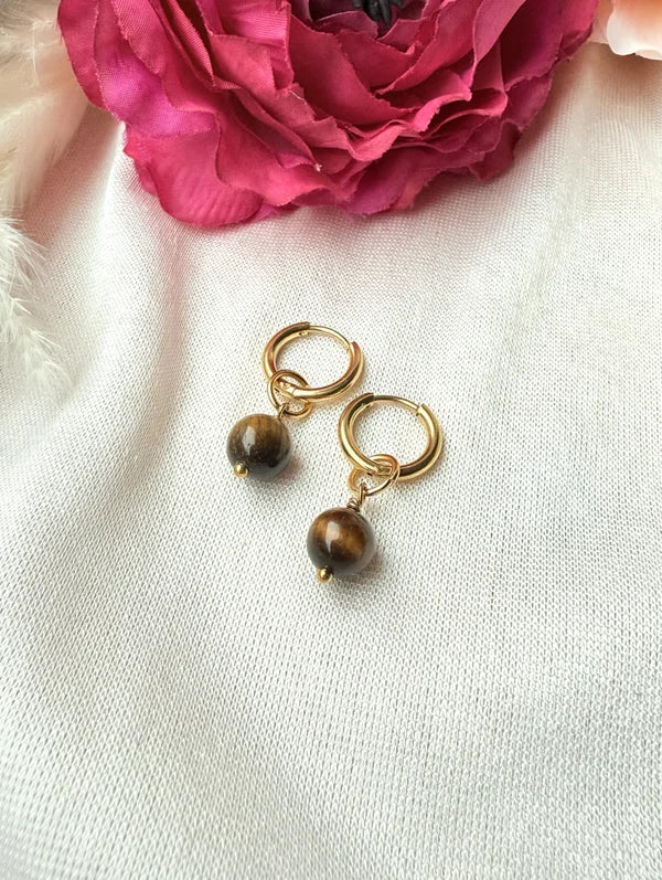 Edelstahl-Ohrringe mit Tigerauge-Perle gold