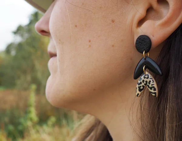 Handgemachte Statement-Ohrringe – Schwarz & Leopard // Leo